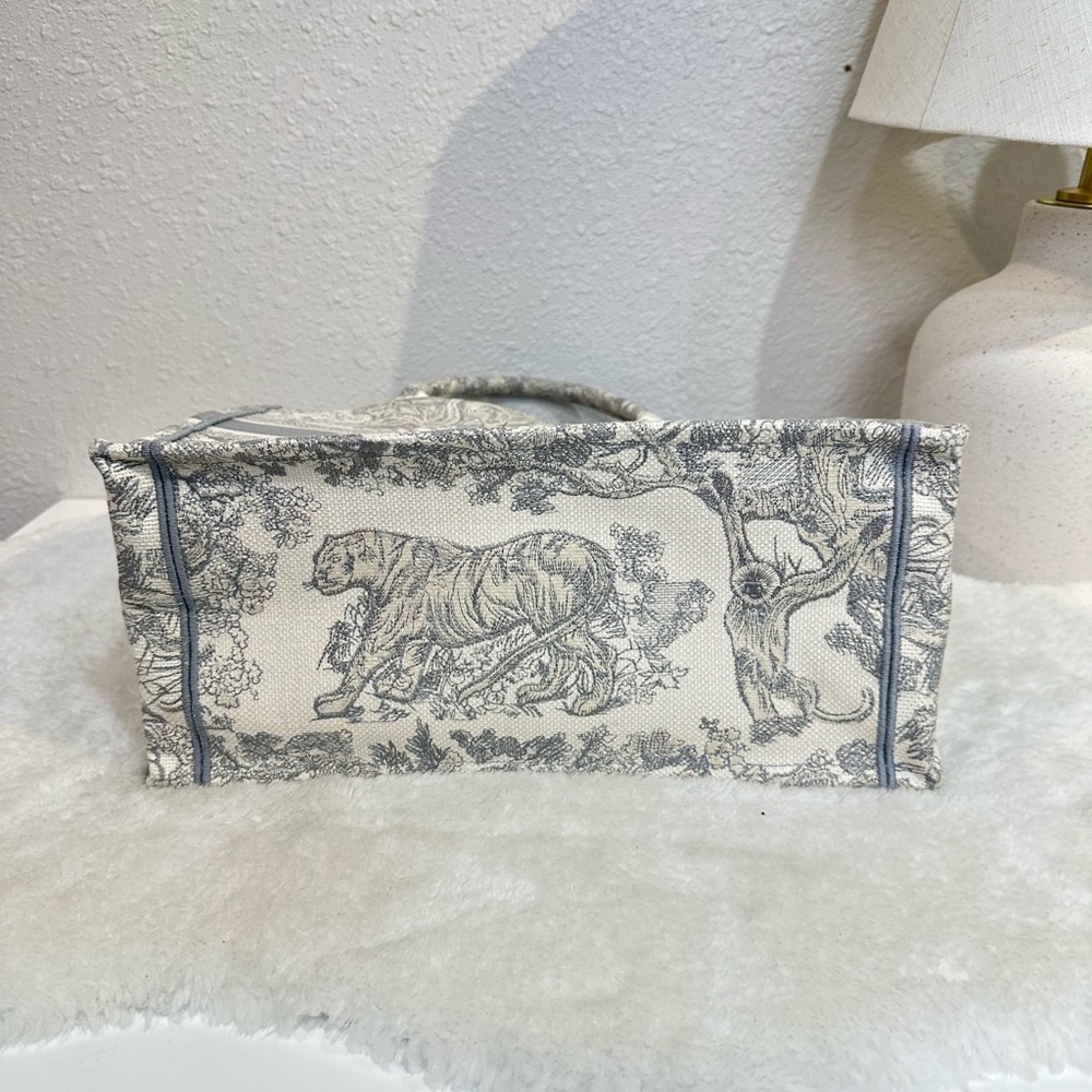 Christian Dior Medium Toile De Jouy Book Tote Shoulder Bag - Picture 4 of 16
